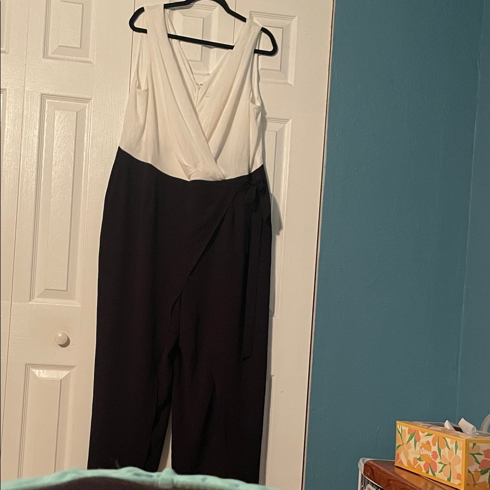 London Times Black and White Jumpsuit